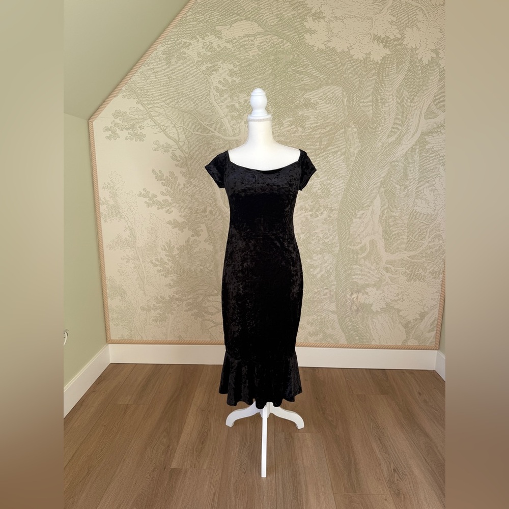 Velvet Sexy Dress for Valentine’s Day Size US10 Guess